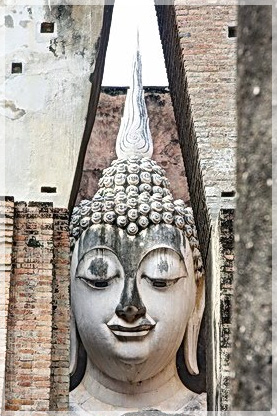 Sukhothai Buddha Statue